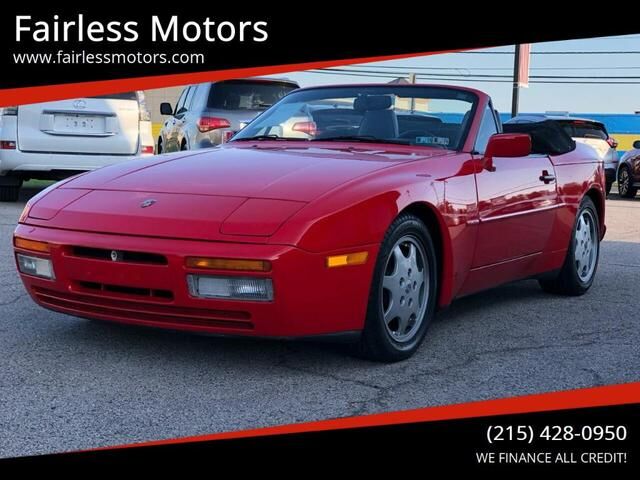Porsche 944