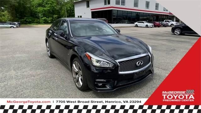 Infiniti Q70