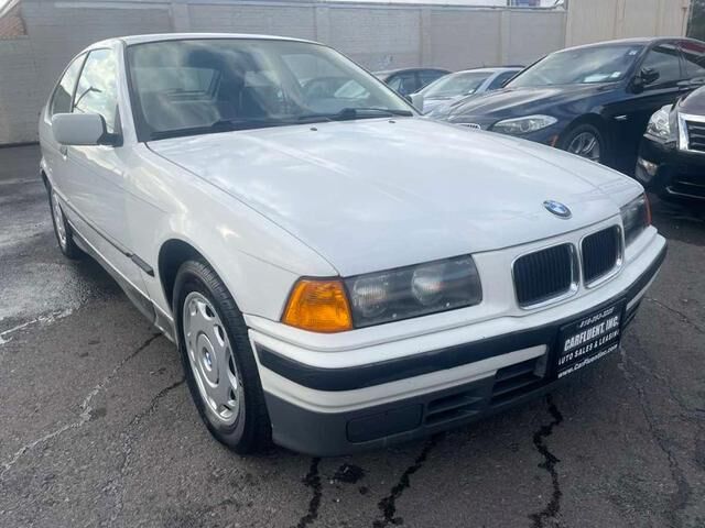 BMW 318ti