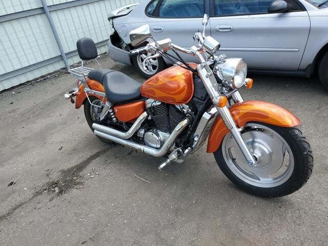 Honda VT1100C2 (SHADOW SABRE)