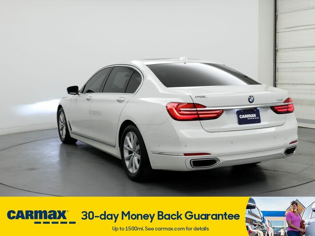 2018 BMW 740i