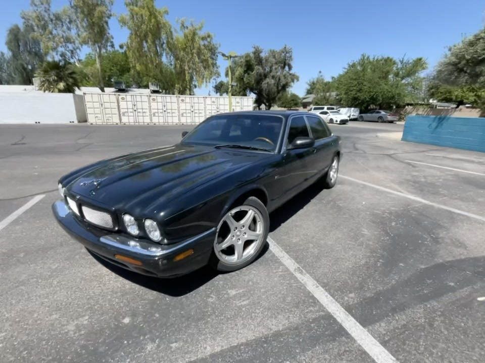 Jaguar XJR