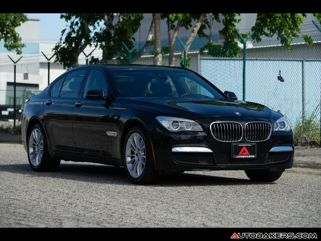 BMW 740i