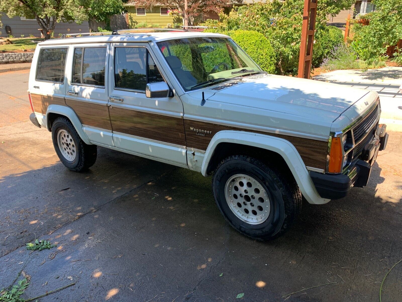 Jeep Wagoneer
