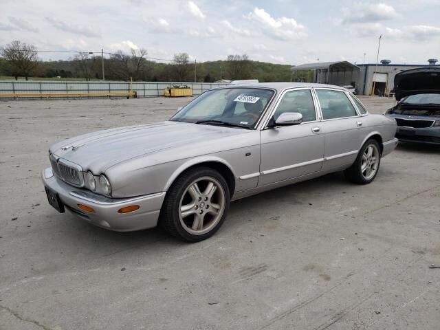 Jaguar XJ8