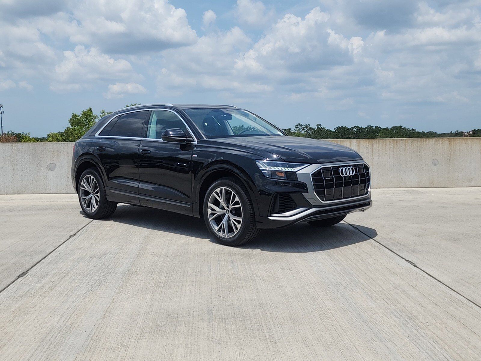 2023 Audi Q8