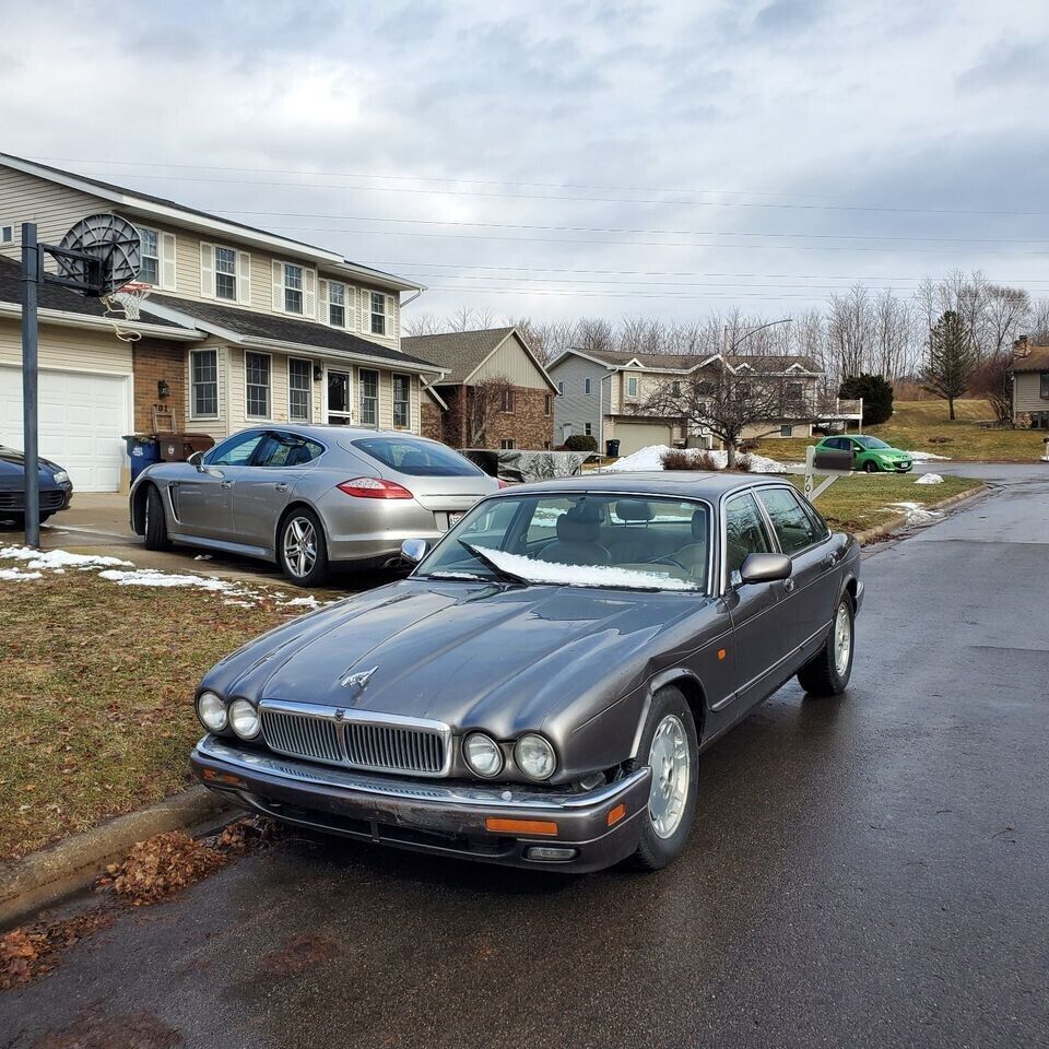 Jaguar XJ6