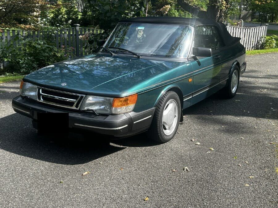 Saab 900