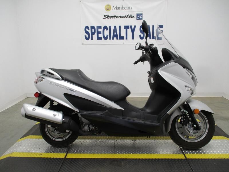 Suzuki UH200L
