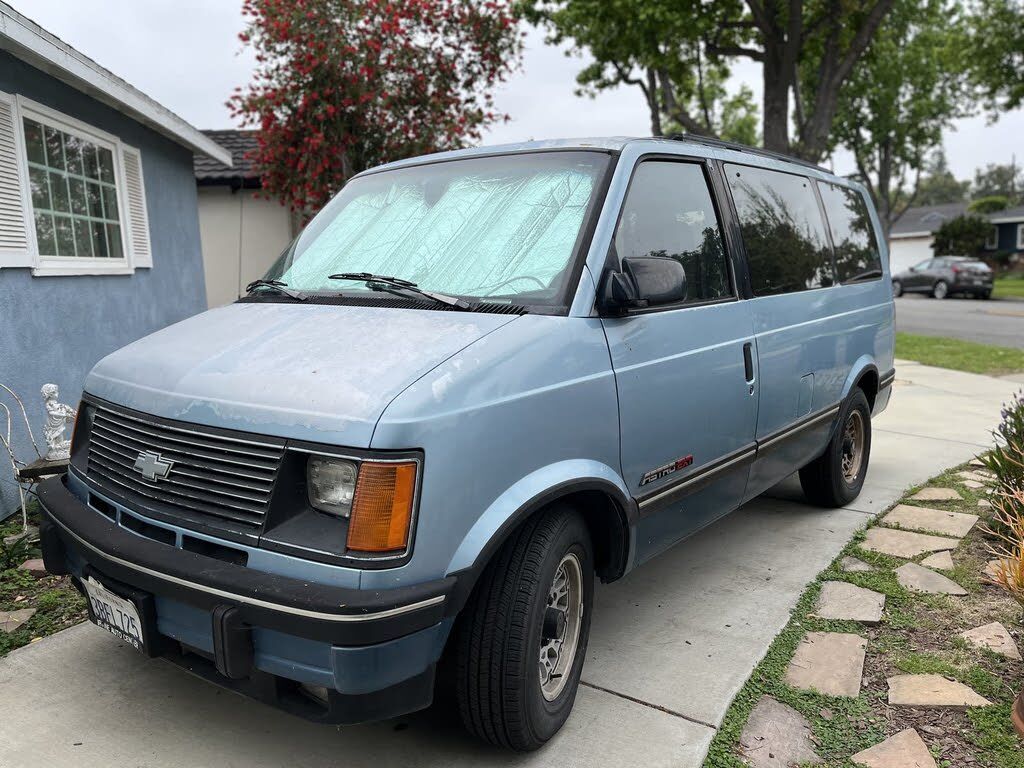 Chevrolet Astro Van