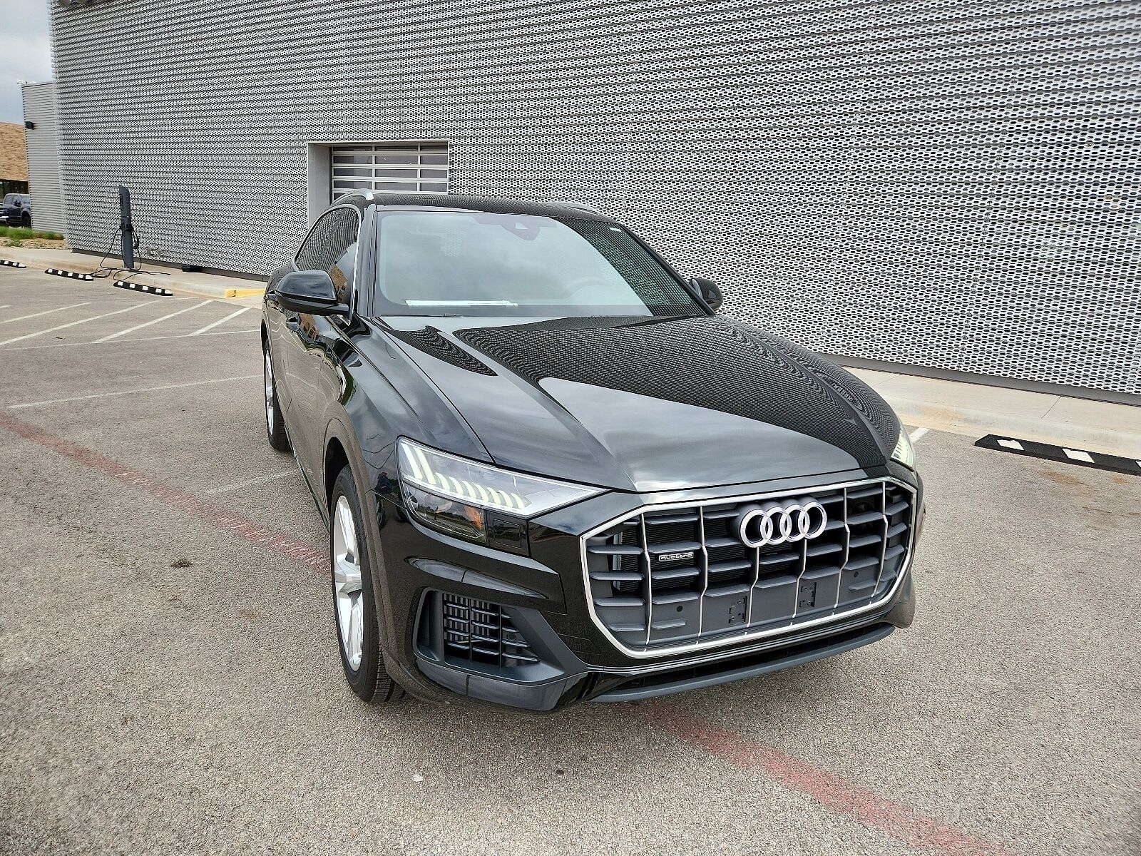 2023 Audi Q8