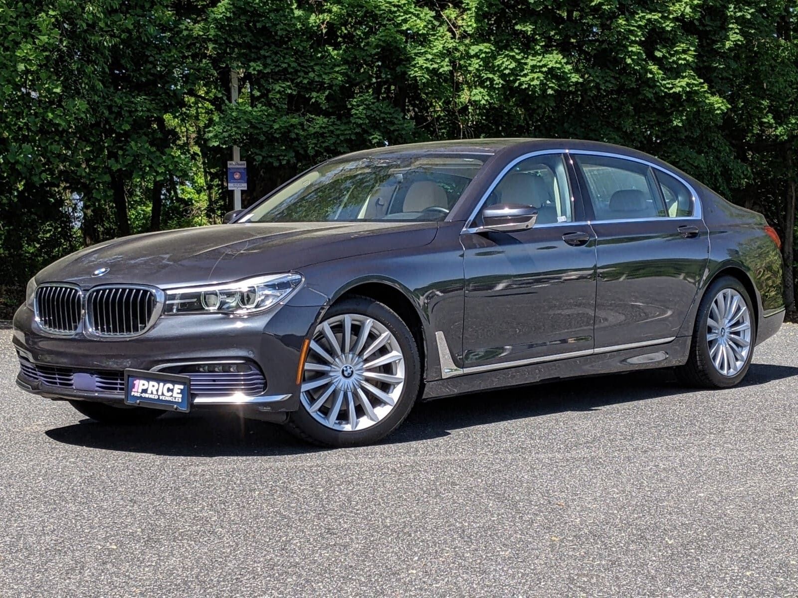 BMW 740i