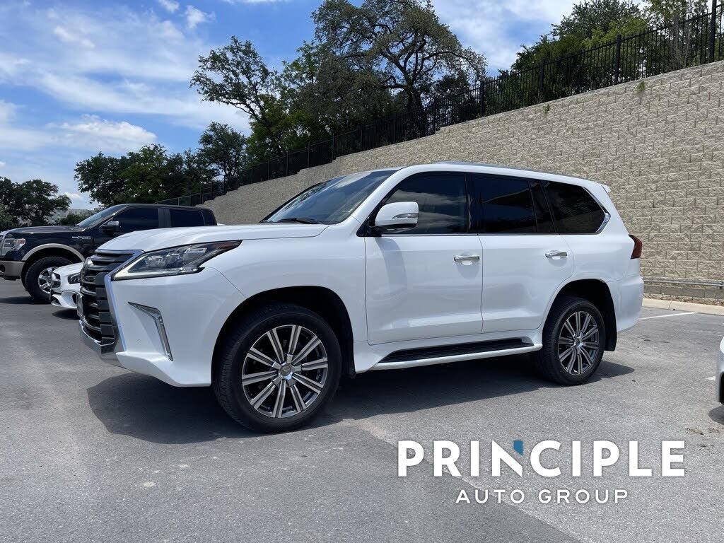Lexus LX