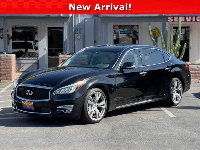Infiniti Q70L