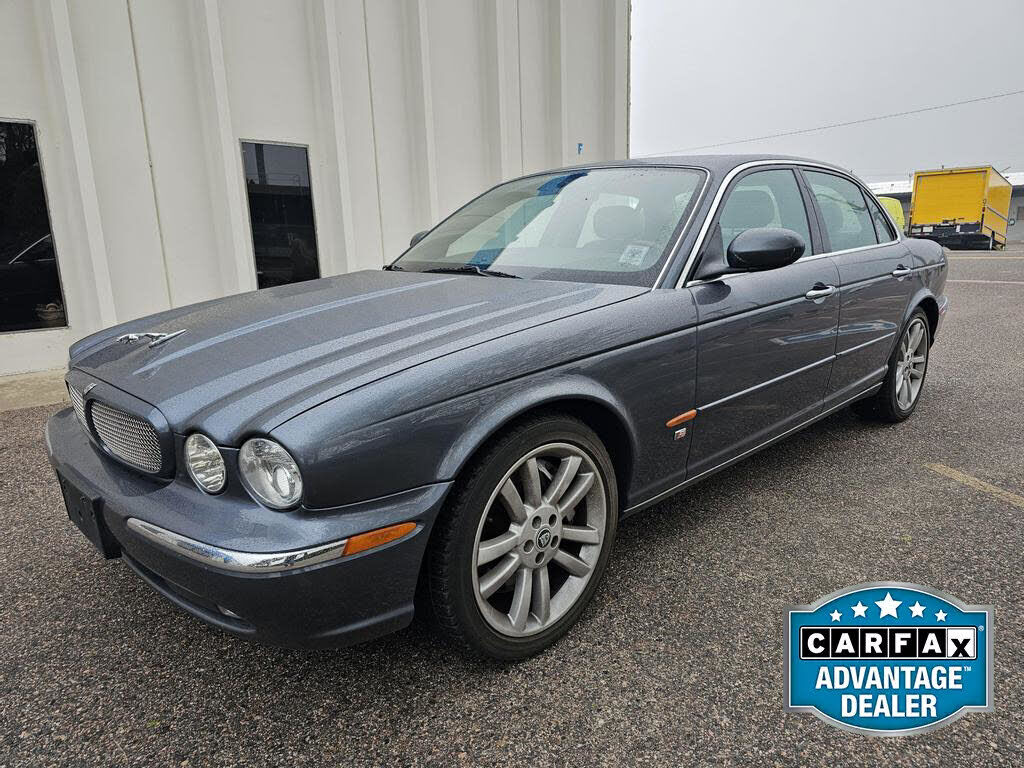 Jaguar XJR