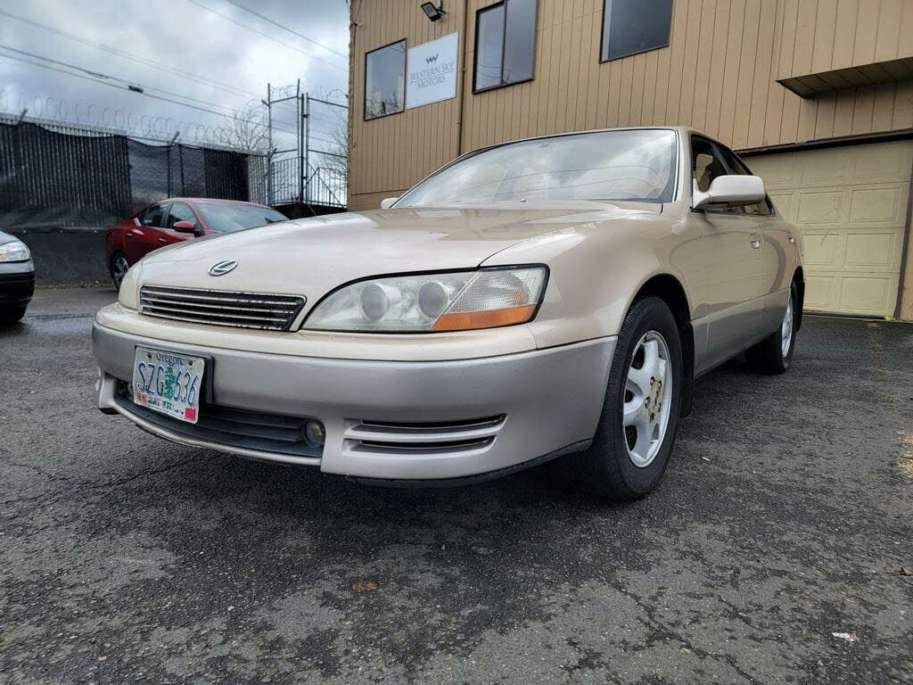 Lexus ES