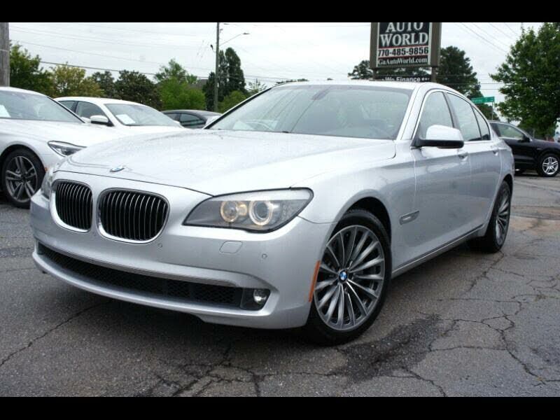 BMW 740i