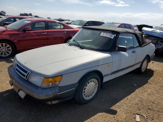 Saab 900