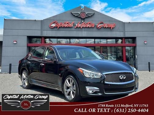 Infiniti Q70L