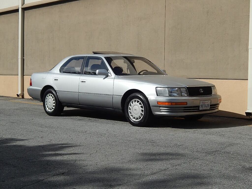 Lexus LS