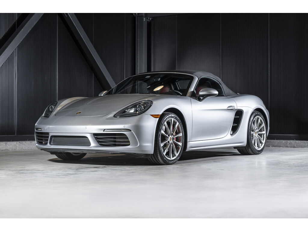 PORSCHE