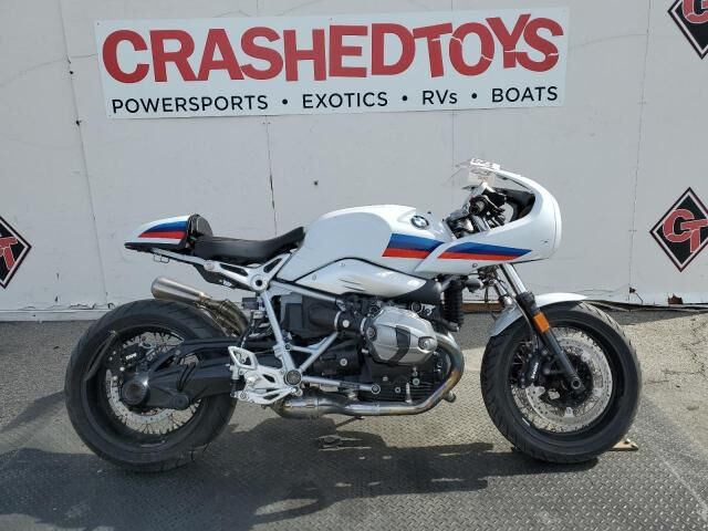 BMW R nineT