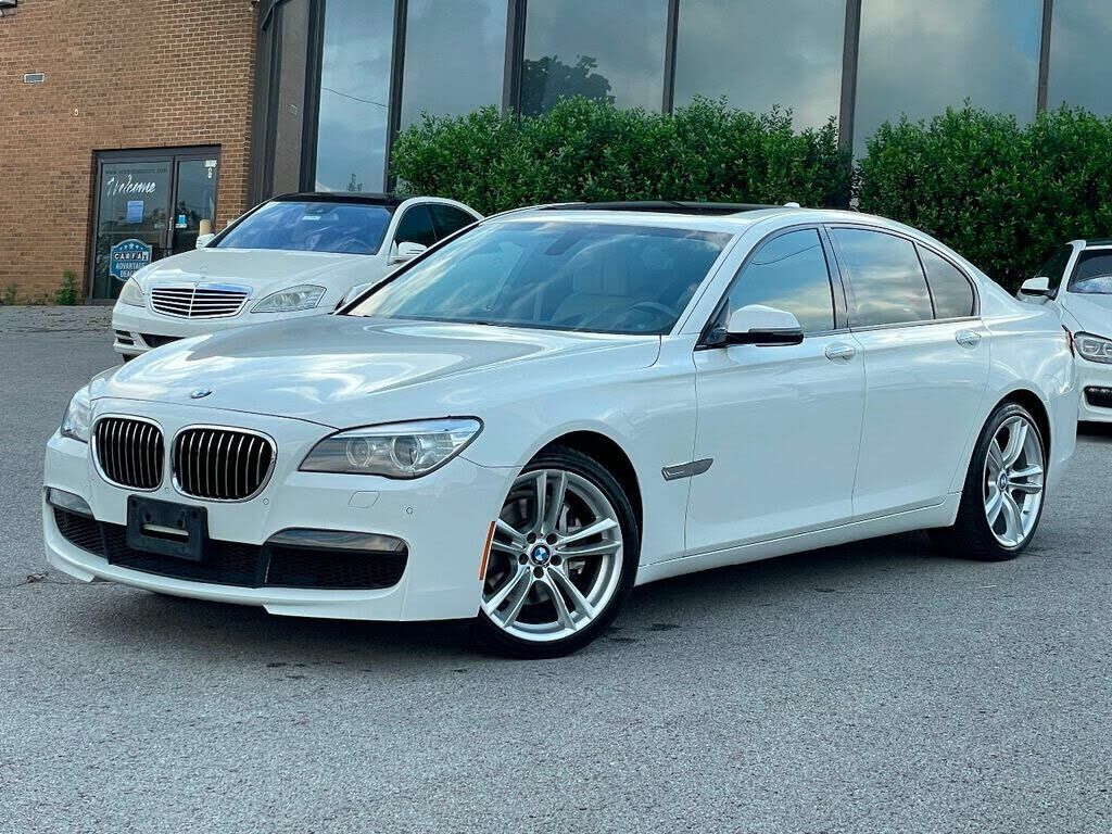 BMW 740i