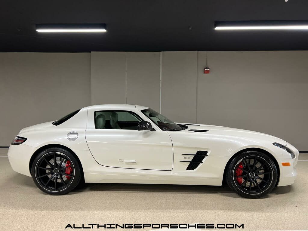 Mercedes-Benz SLS-Class