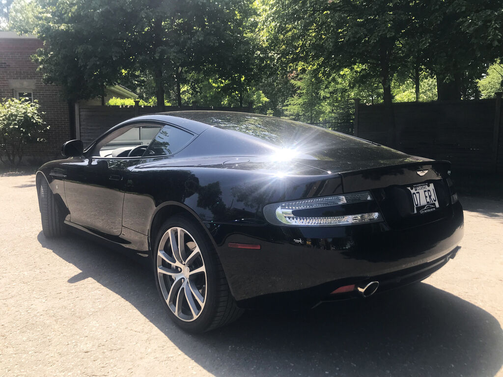 Aston Martin DB9