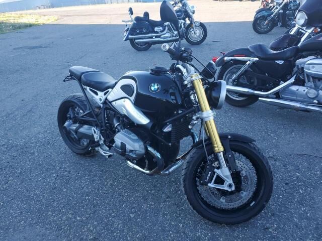 BMW R nineT