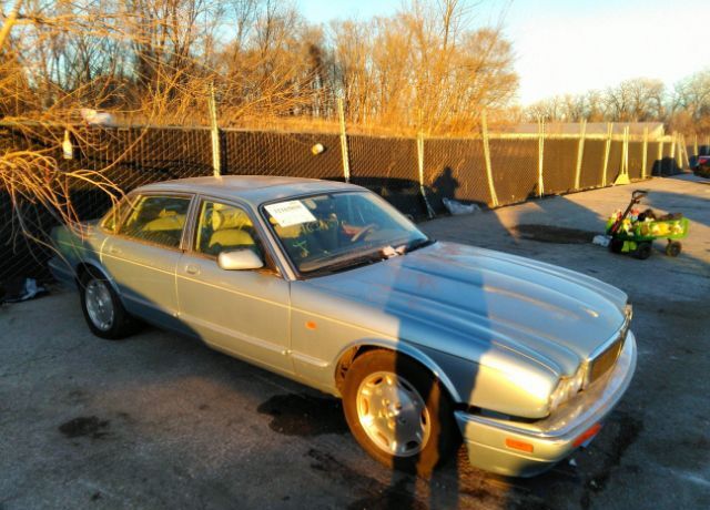 Jaguar XJ6