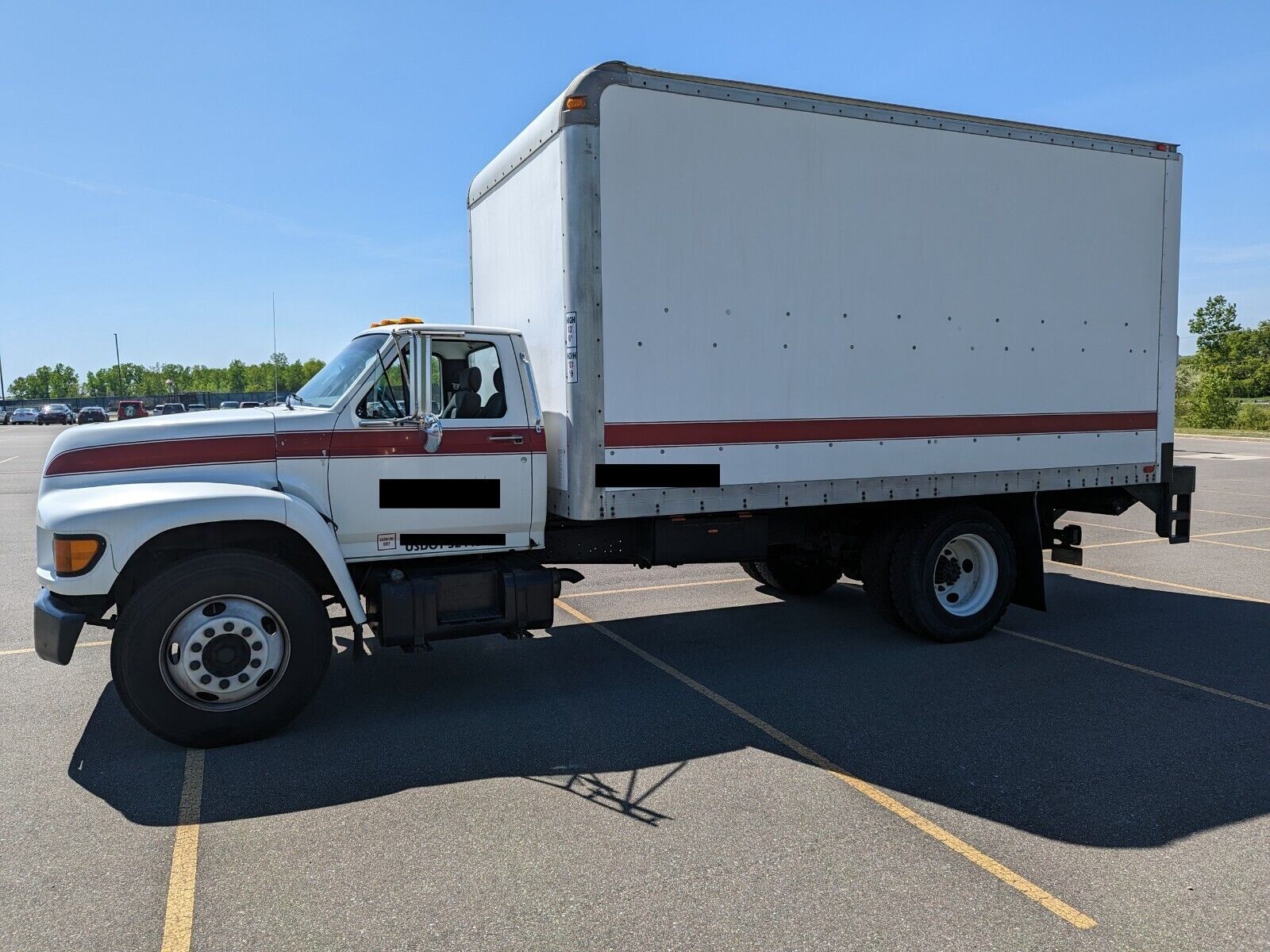 Ford F-700