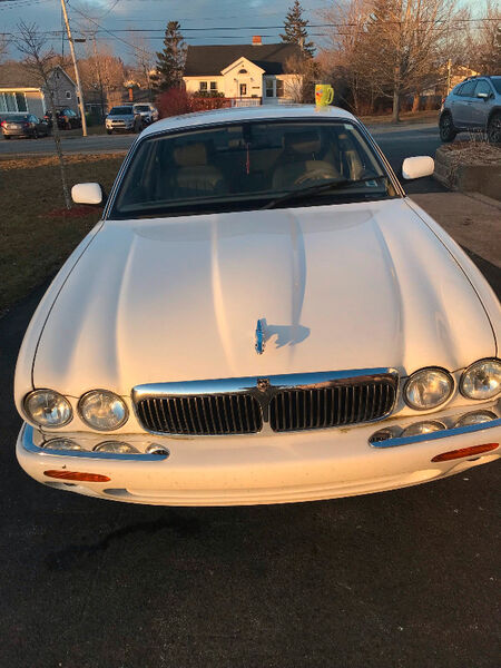 Jaguar XJ8