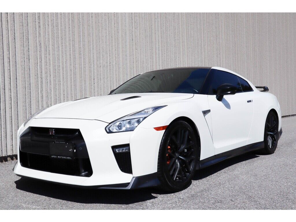 Nissan GT-R
