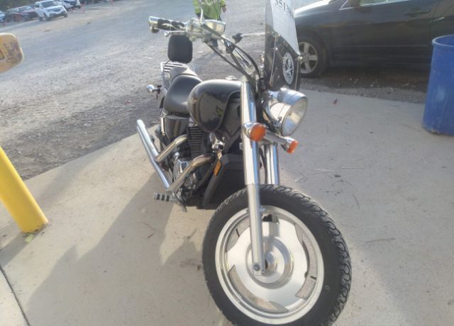 Honda VT1100C2 (SHADOW SABRE)