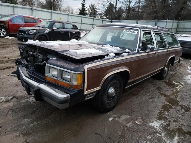 Ford Crown Victoria