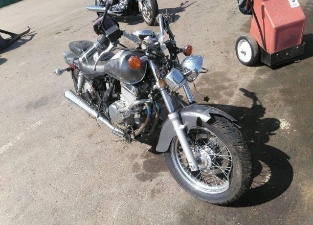 Suzuki GZ250