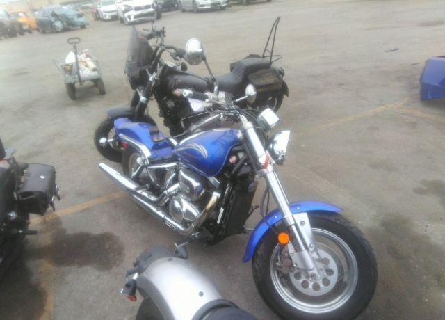 Suzuki VZ800