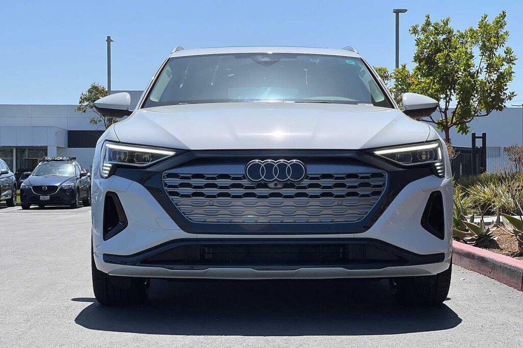 2024 Audi Q8