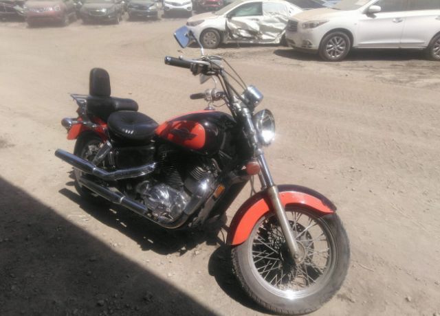 Honda VT1100C2 (SHADOW ACE)