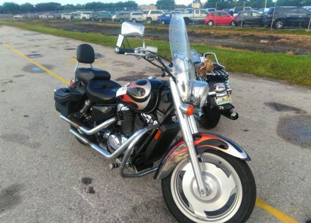 Honda VT1100C2 (SHADOW SABRE)