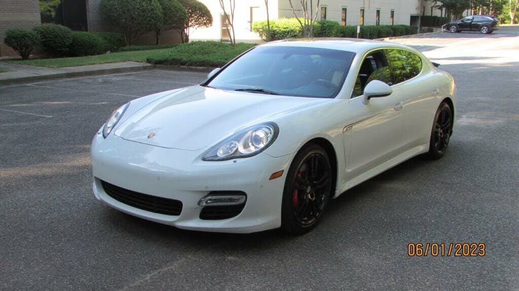 2013 PORSCHE Panamera