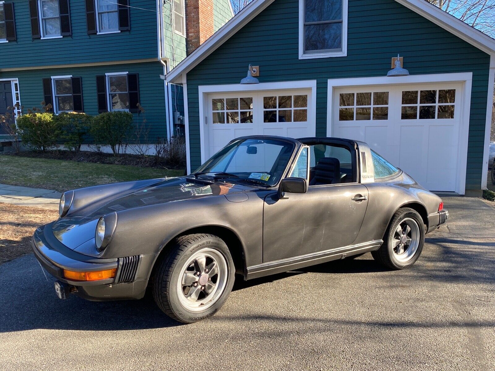 PORSCHE