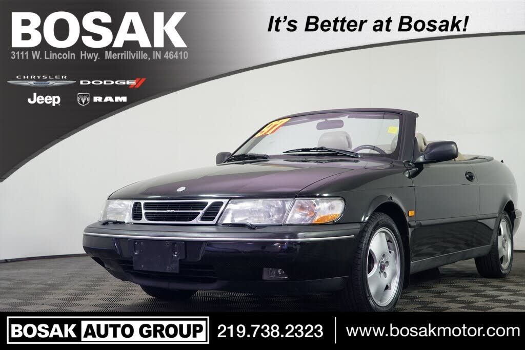 Saab 900