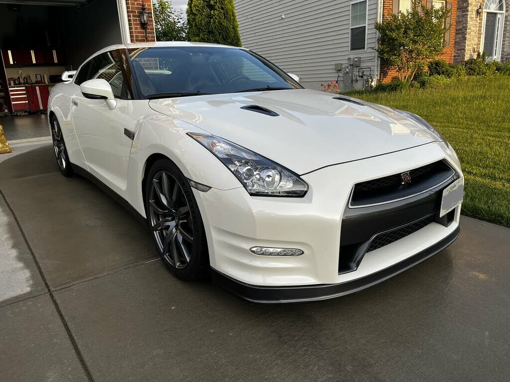 Nissan GT-R