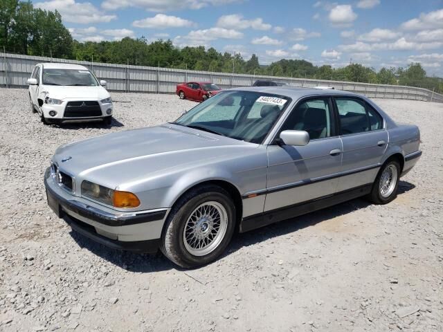 BMW 740i
