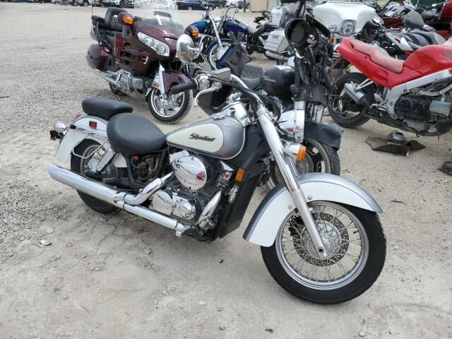 Honda VT750 (Shadow Aero)