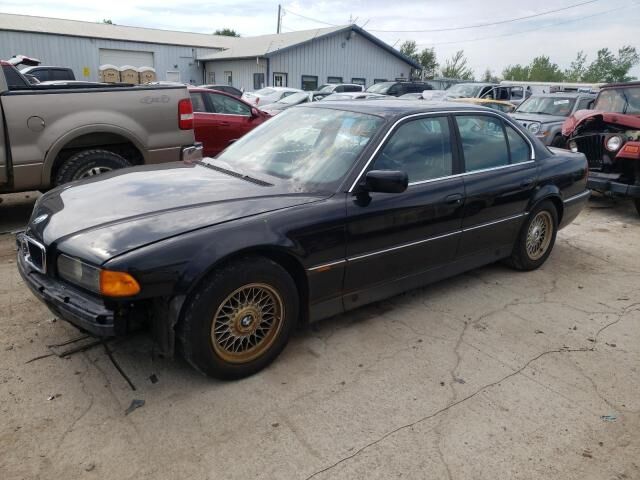 BMW 740i