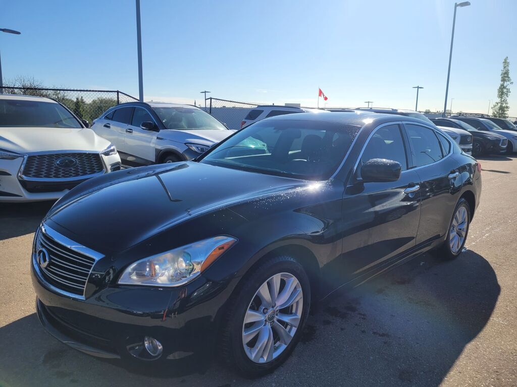 Infiniti M56