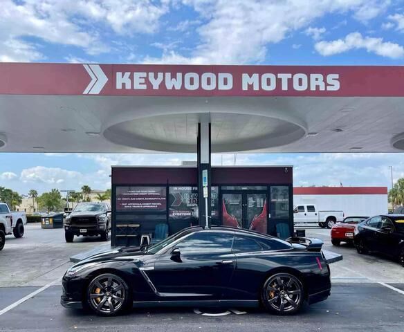 Nissan GT-R